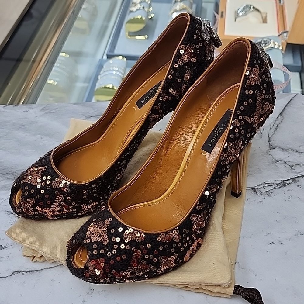 Authentic Louis Vuitton Sequin Silver Lock Pumps Heels Size 36